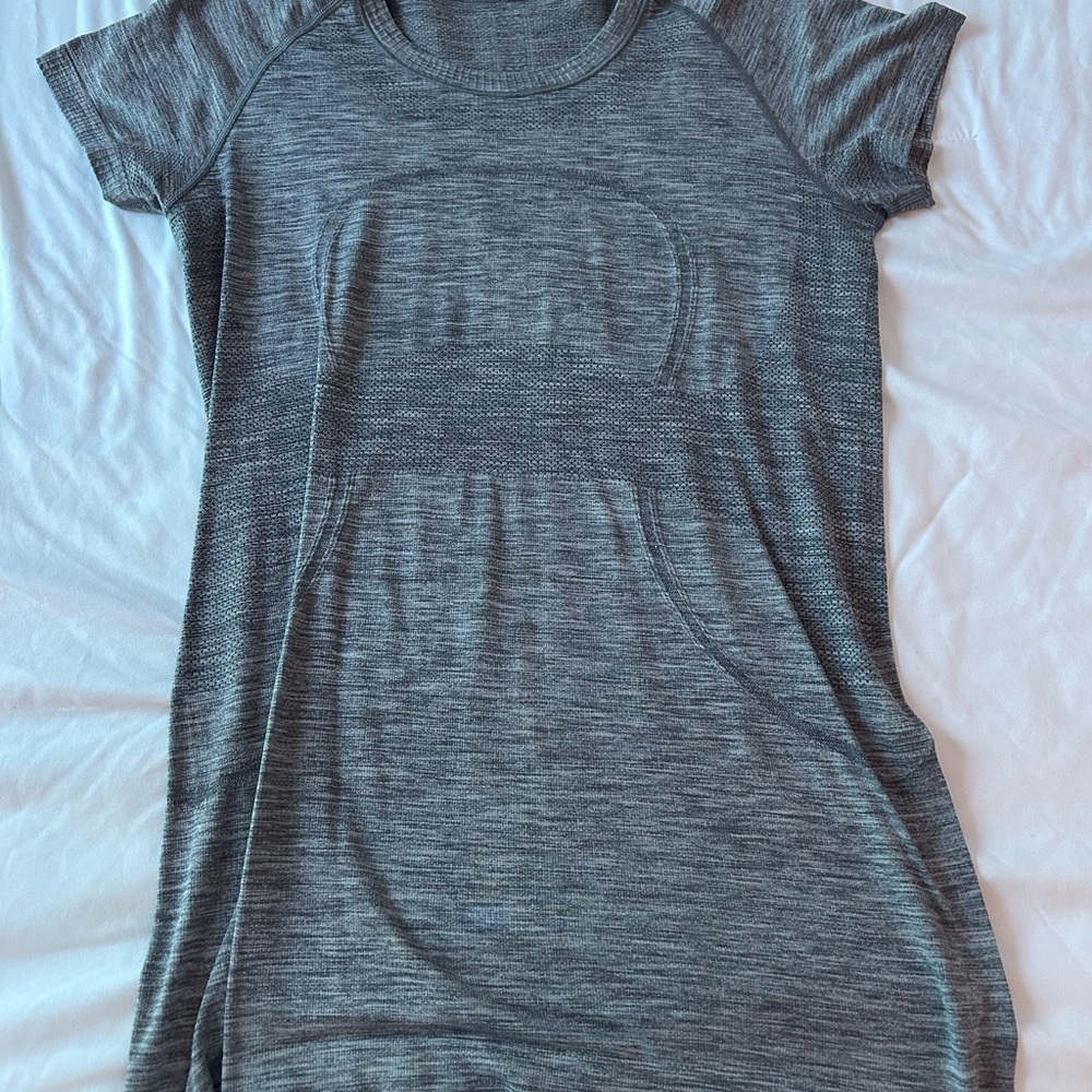 Lululemon Athletica Gray Short Sleeve Relaxed T-Shirt